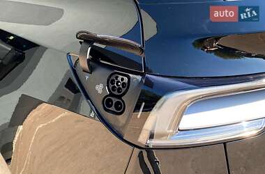 Позашляховик / Кросовер Tesla Model Y 2025 в 