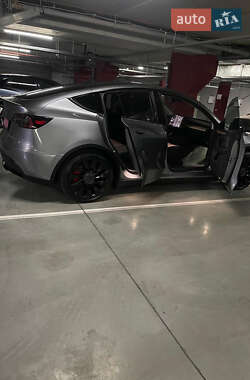 Внедорожник / Кроссовер Tesla Model Y 2024 в 