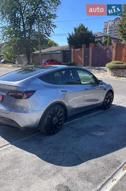Внедорожник / Кроссовер Tesla Model Y 2024 в 
