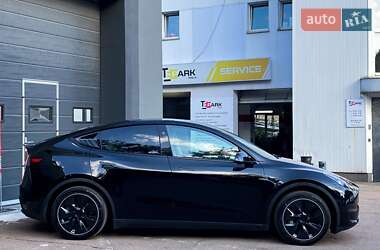 Внедорожник / Кроссовер Tesla Model Y 2024 в 