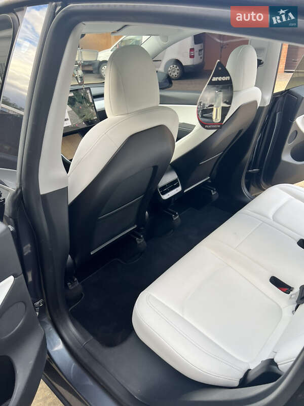 Внедорожник / Кроссовер Tesla Model Y 2020 в Львове