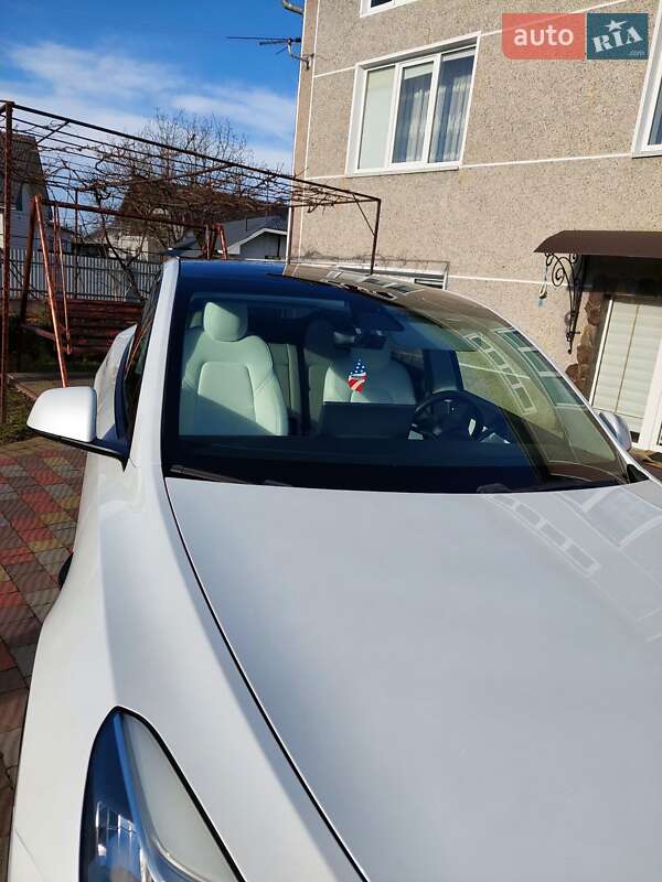 Внедорожник / Кроссовер Tesla Model Y 2020 в Тысменице