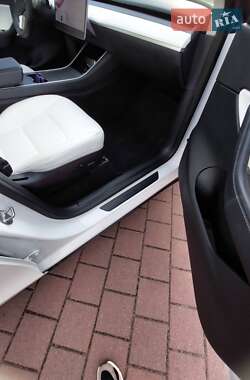 Позашляховик / Кросовер Tesla Model Y 2020 в 