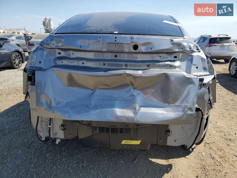 Внедорожник / Кроссовер Tesla Model Y 2025 в Киеве