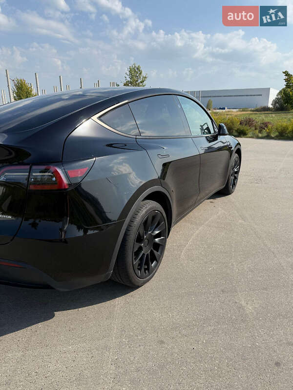 Внедорожник / Кроссовер Tesla Model Y 2023 в Коростене