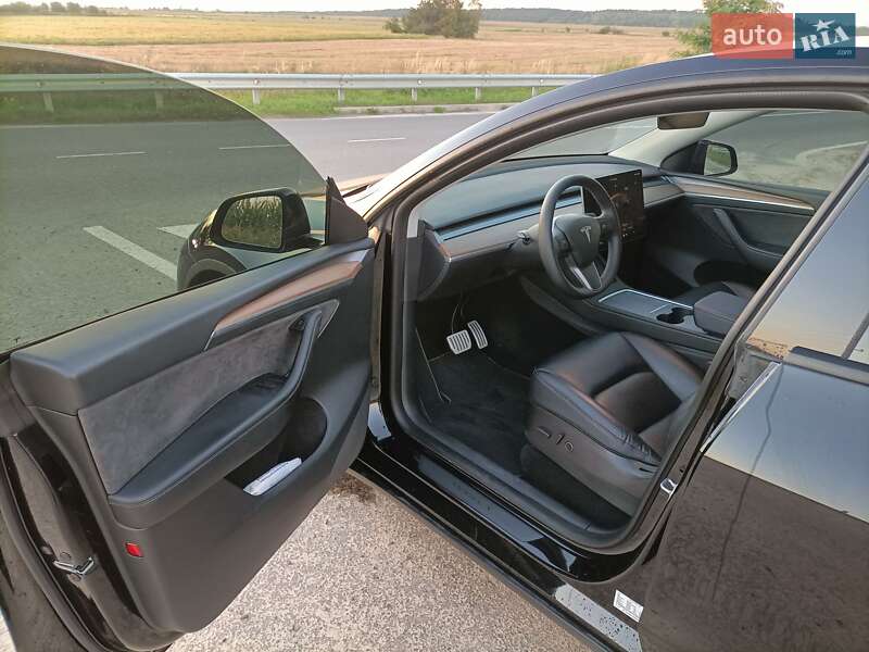 Позашляховик / Кросовер Tesla Model Y 2022 в Львові