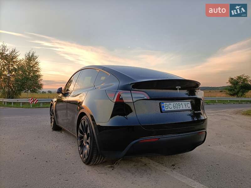 Позашляховик / Кросовер Tesla Model Y 2022 в Львові