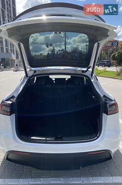 Внедорожник / Кроссовер Tesla Model Y 2024 в 