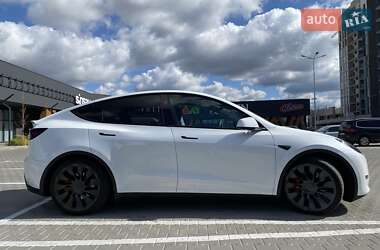 Внедорожник / Кроссовер Tesla Model Y 2024 в 