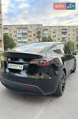 Позашляховик / Кросовер Tesla Model Y 2022 в 