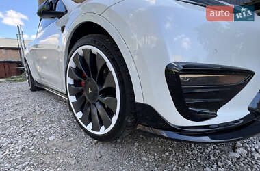 Внедорожник / Кроссовер Tesla Model Y 2020 в 