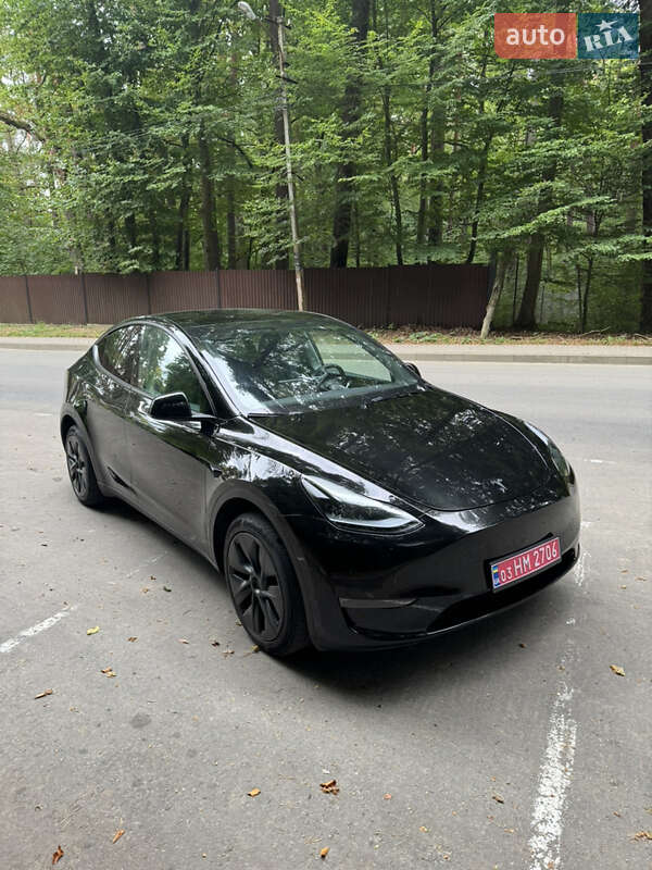 Позашляховик / Кросовер Tesla Model Y 2025 в Львові