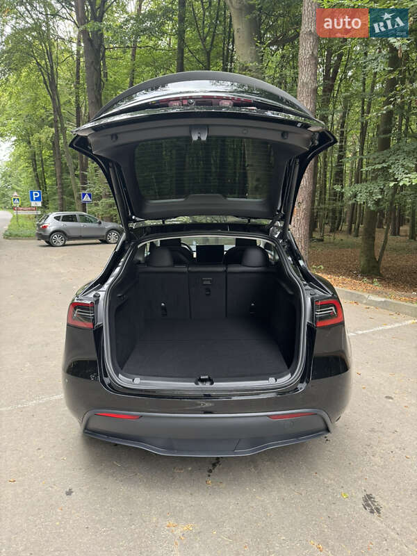 Позашляховик / Кросовер Tesla Model Y 2025 в Львові