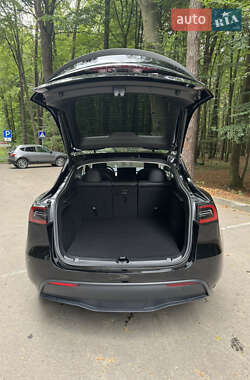 Внедорожник / Кроссовер Tesla Model Y 2025 в 