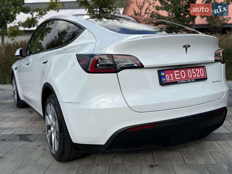 Внедорожник / Кроссовер Tesla Model Y 2023 в Киеве