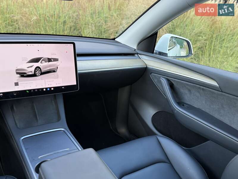 Внедорожник / Кроссовер Tesla Model Y 2023 в Киеве