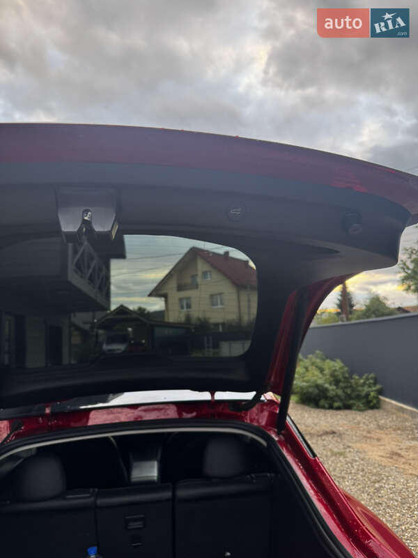 Позашляховик / Кросовер Tesla Model Y 2021 в Косові