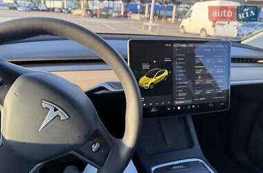 Позашляховик / Кросовер Tesla Model Y 2021 в 