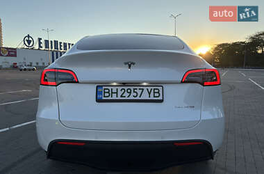 Позашляховик / Кросовер Tesla Model Y 2021 в 