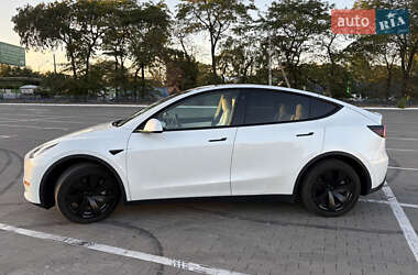 Позашляховик / Кросовер Tesla Model Y 2021 в 