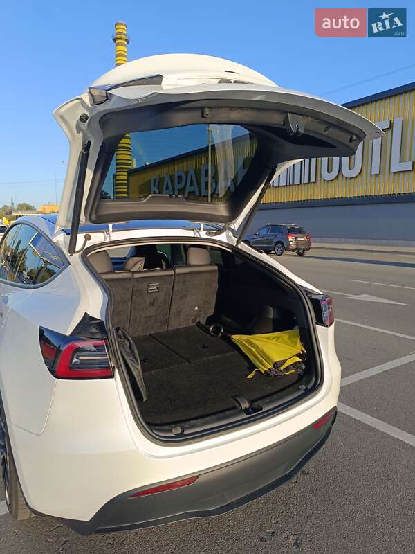 Позашляховик / Кросовер Tesla Model Y 2023 в Києві фото 2 Позашляховик / Кросовер Tesla Model Y 2023 в Києві