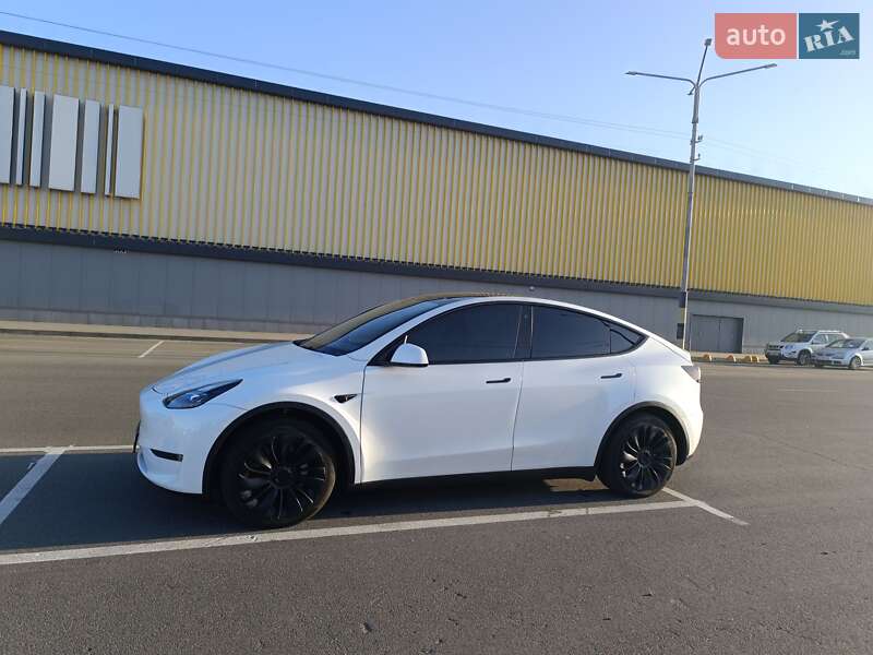 Позашляховик / Кросовер Tesla Model Y 2023 в Києві фото 9 Позашляховик / Кросовер Tesla Model Y 2023 в Києві