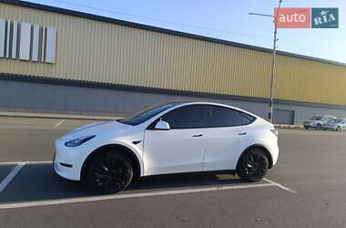 Позашляховик / Кросовер Tesla Model Y 2023 в 