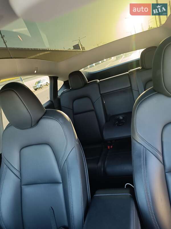 Позашляховик / Кросовер Tesla Model Y 2023 в Києві фото 14 Позашляховик / Кросовер Tesla Model Y 2023 в Києві