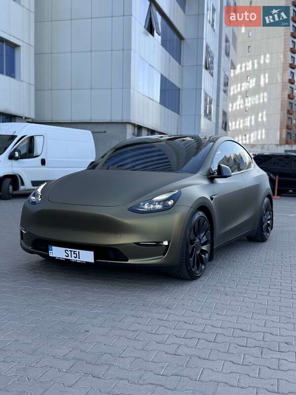 Внедорожник / Кроссовер Tesla Model Y 2024 в Киеве