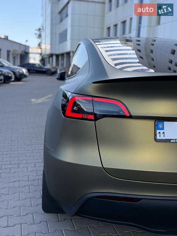 Внедорожник / Кроссовер Tesla Model Y 2024 в Киеве