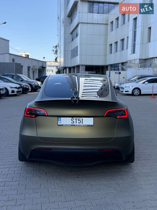 Внедорожник / Кроссовер Tesla Model Y 2024 в Киеве