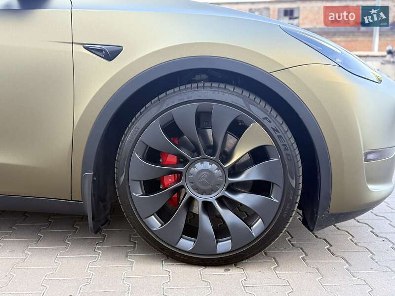 Внедорожник / Кроссовер Tesla Model Y 2024 в Киеве