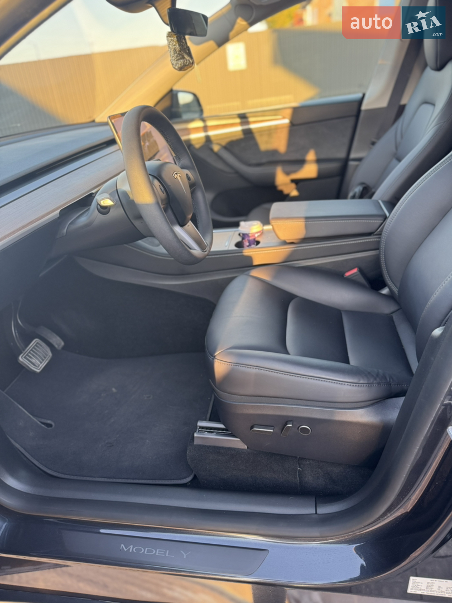 2024 Tesla Model Y - мініатюра 8