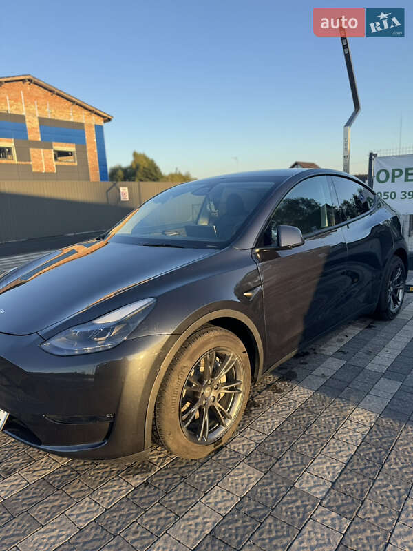 Позашляховик / Кросовер Tesla Model Y 2024 в Львові фото 7 Позашляховик / Кросовер Tesla Model Y 2024 в Львові