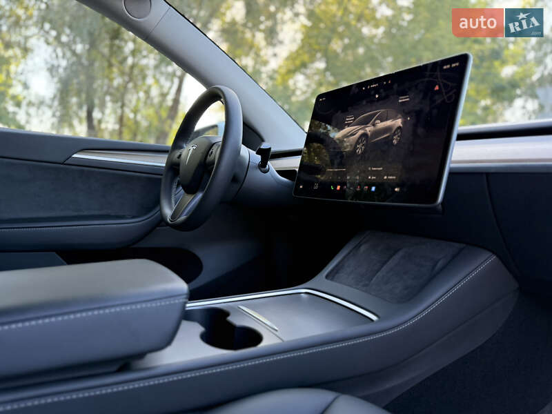 Внедорожник / Кроссовер Tesla Model Y 2022 в Киеве