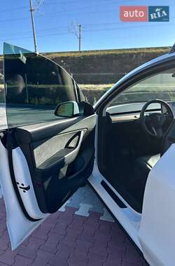 Внедорожник / Кроссовер Tesla Model Y 2021 в 