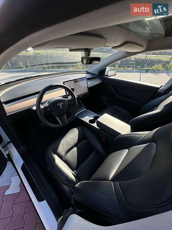 Позашляховик / Кросовер Tesla Model Y 2021 в Києві