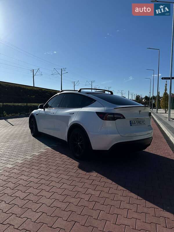 Позашляховик / Кросовер Tesla Model Y 2021 в Києві