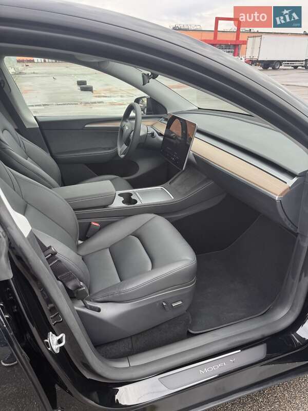Внедорожник / Кроссовер Tesla Model Y 2024 в Киеве фото 8 Внедорожник / Кроссовер Tesla Model Y 2024 в Киеве