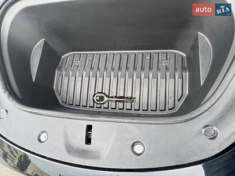 Внедорожник / Кроссовер Tesla Model Y 2024 в Киеве фото 13 Внедорожник / Кроссовер Tesla Model Y 2024 в Киеве