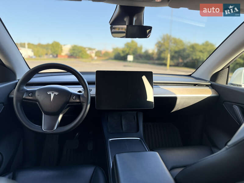 Внедорожник / Кроссовер Tesla Model Y 2021 в Львове