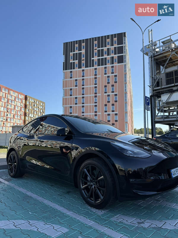 Позашляховик / Кросовер Tesla Model Y 2023 в Києві