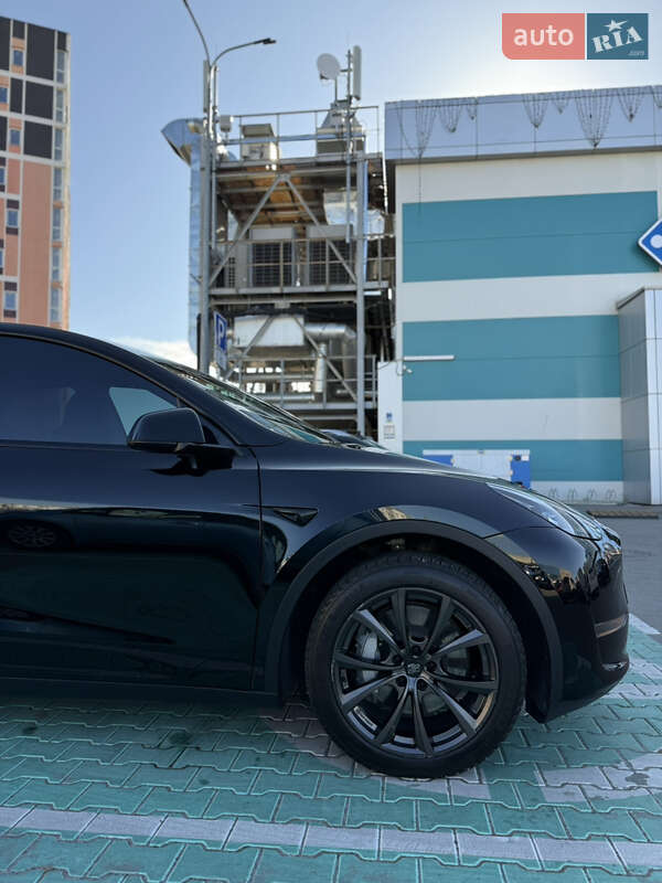 Позашляховик / Кросовер Tesla Model Y 2023 в Києві