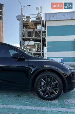 Внедорожник / Кроссовер Tesla Model Y 2023 в 
