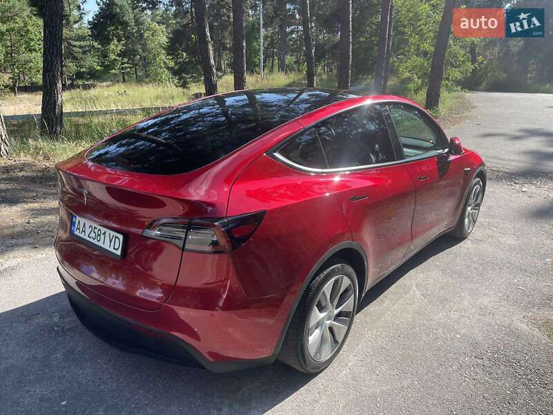Внедорожник / Кроссовер Tesla Model Y 2024 в Киеве