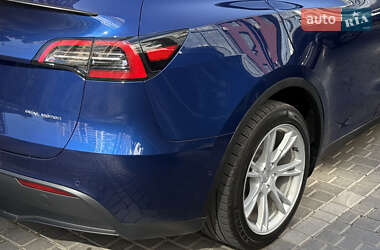 Внедорожник / Кроссовер Tesla Model Y 2021 в 