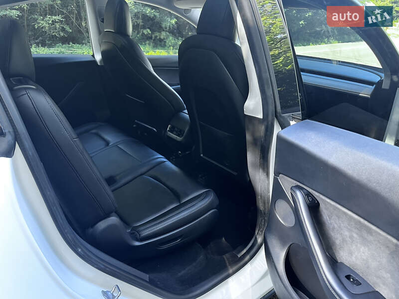 Внедорожник / Кроссовер Tesla Model Y 2021 в Ужгороде