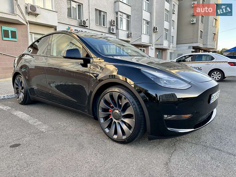 Внедорожник / Кроссовер Tesla Model Y 2021 в 