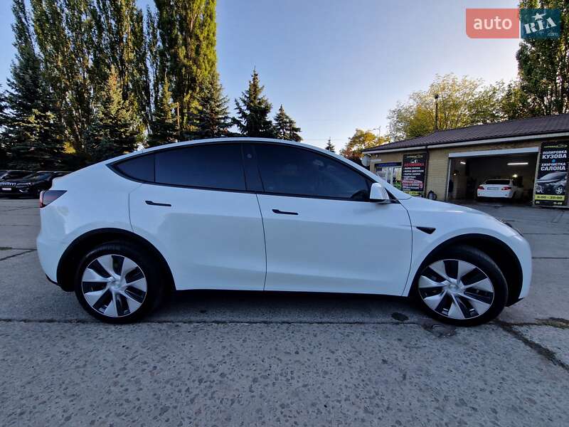 Позашляховик / Кросовер Tesla Model Y 2024 в Дніпрі