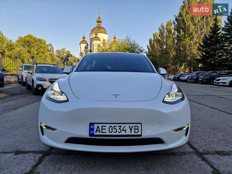 Позашляховик / Кросовер Tesla Model Y 2024 в Дніпрі
